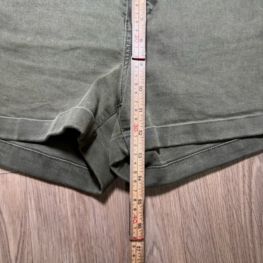 PAIGE Christy Shorts Women’s Size 28 Olive Green Elastic Back Drawstring Cuffed - Picture 12 of 12
